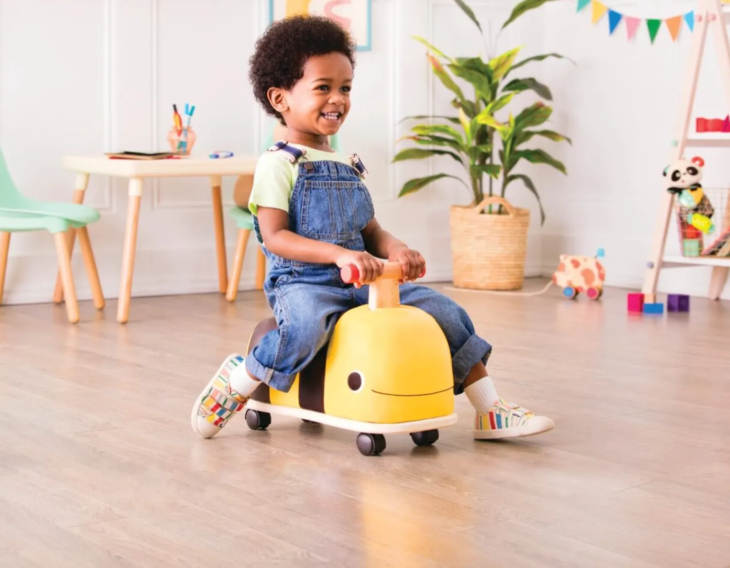 B.Toys Boom Buggy - jeździk PSZCZÓŁKA