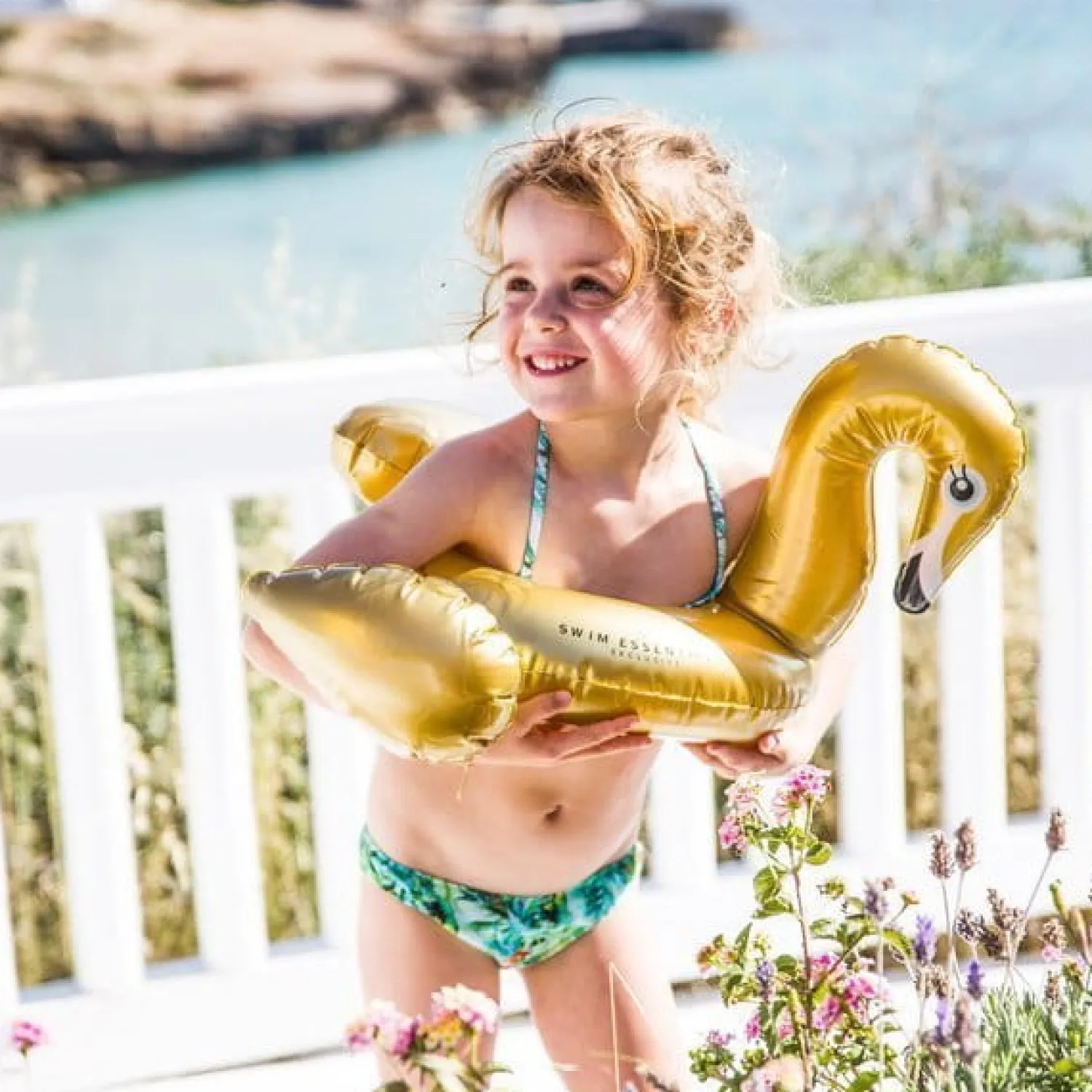 The Swim Essentials Dmuchany Łabędź gold