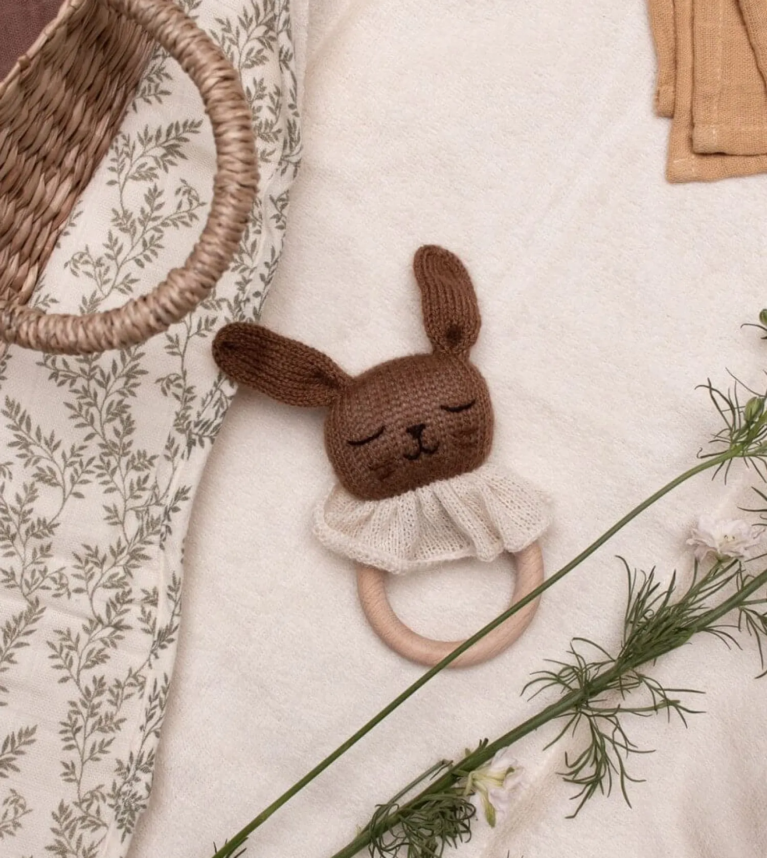 Main Sauvage Grzechotka, gryzak - bunny nut