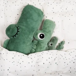 Done by Deer Grzechotka sensoryczna puszysty Croco green