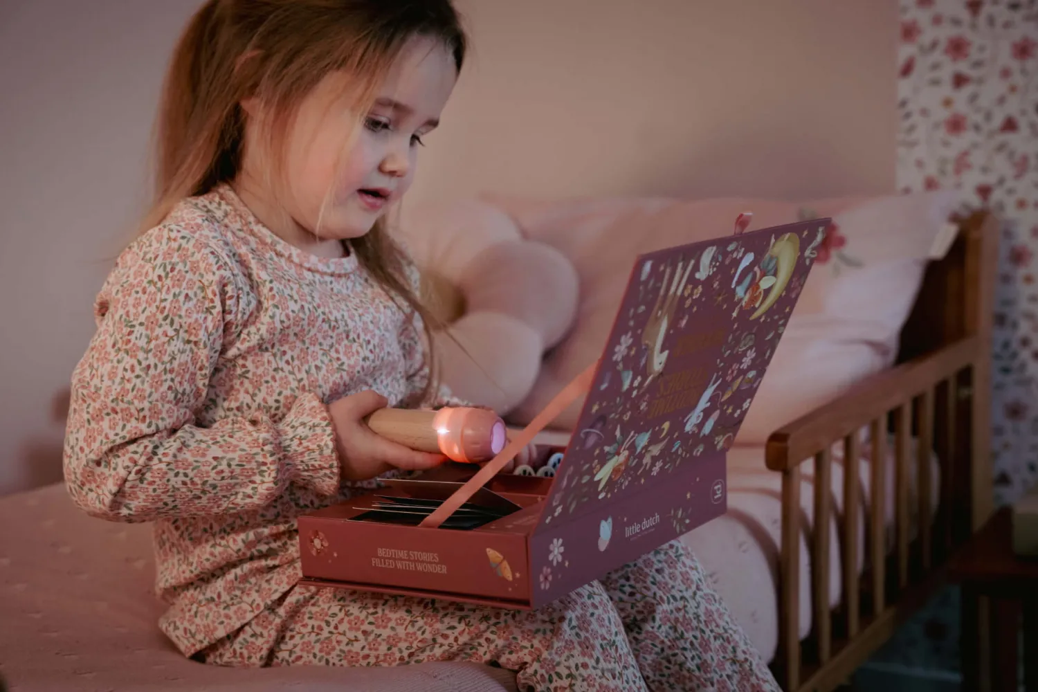 Little Dutch Latarka projektor z bajkami Róż