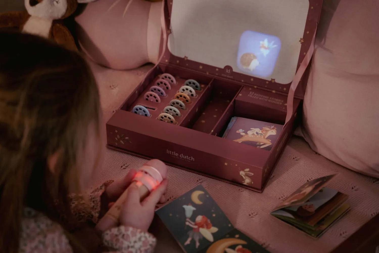 Little Dutch Latarka projektor z bajkami Róż