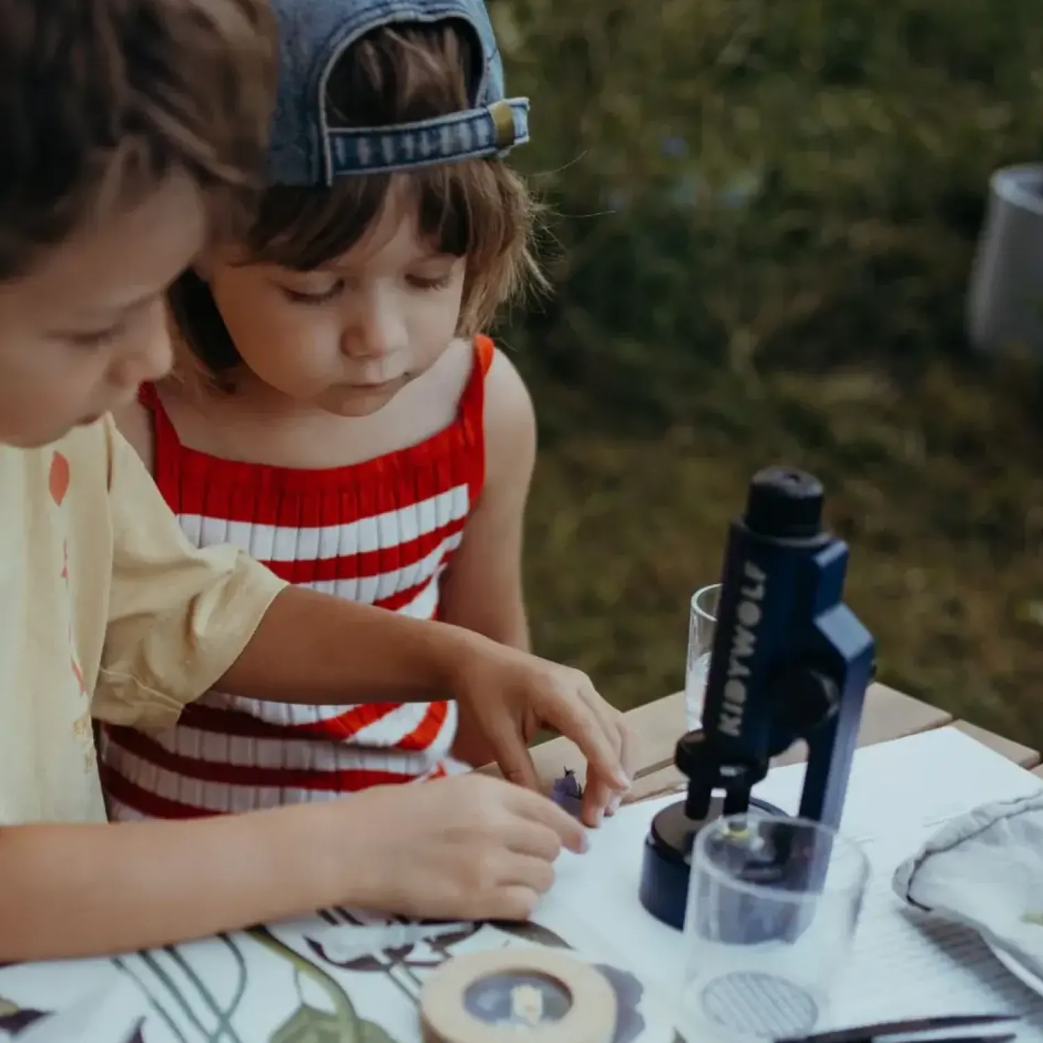 Kidywolf Przenośny mikroskop KIDYMICROSCOPE - granatowy