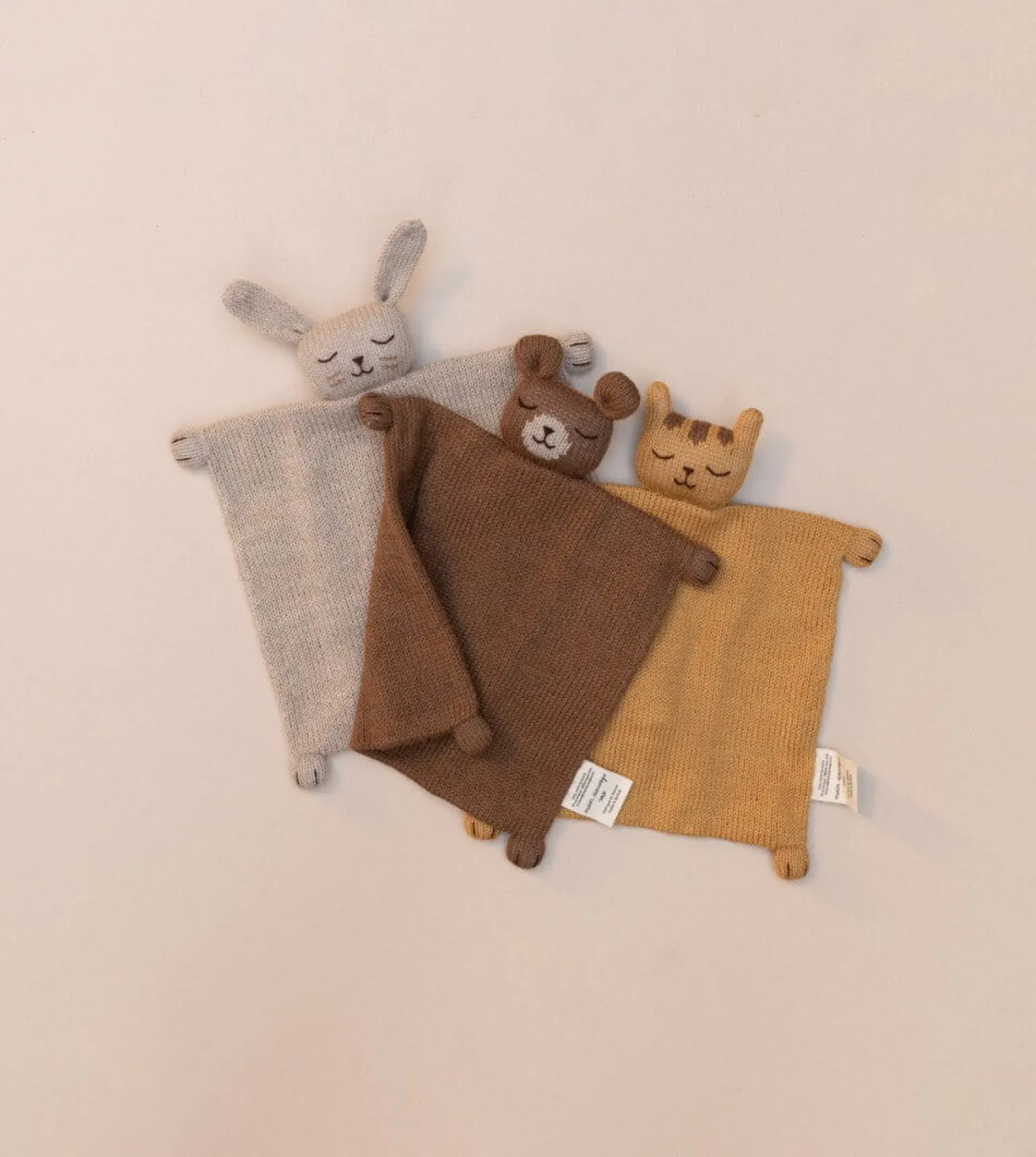 Main Sauvage Przytulaczek z wełny aplaki - teddy nut