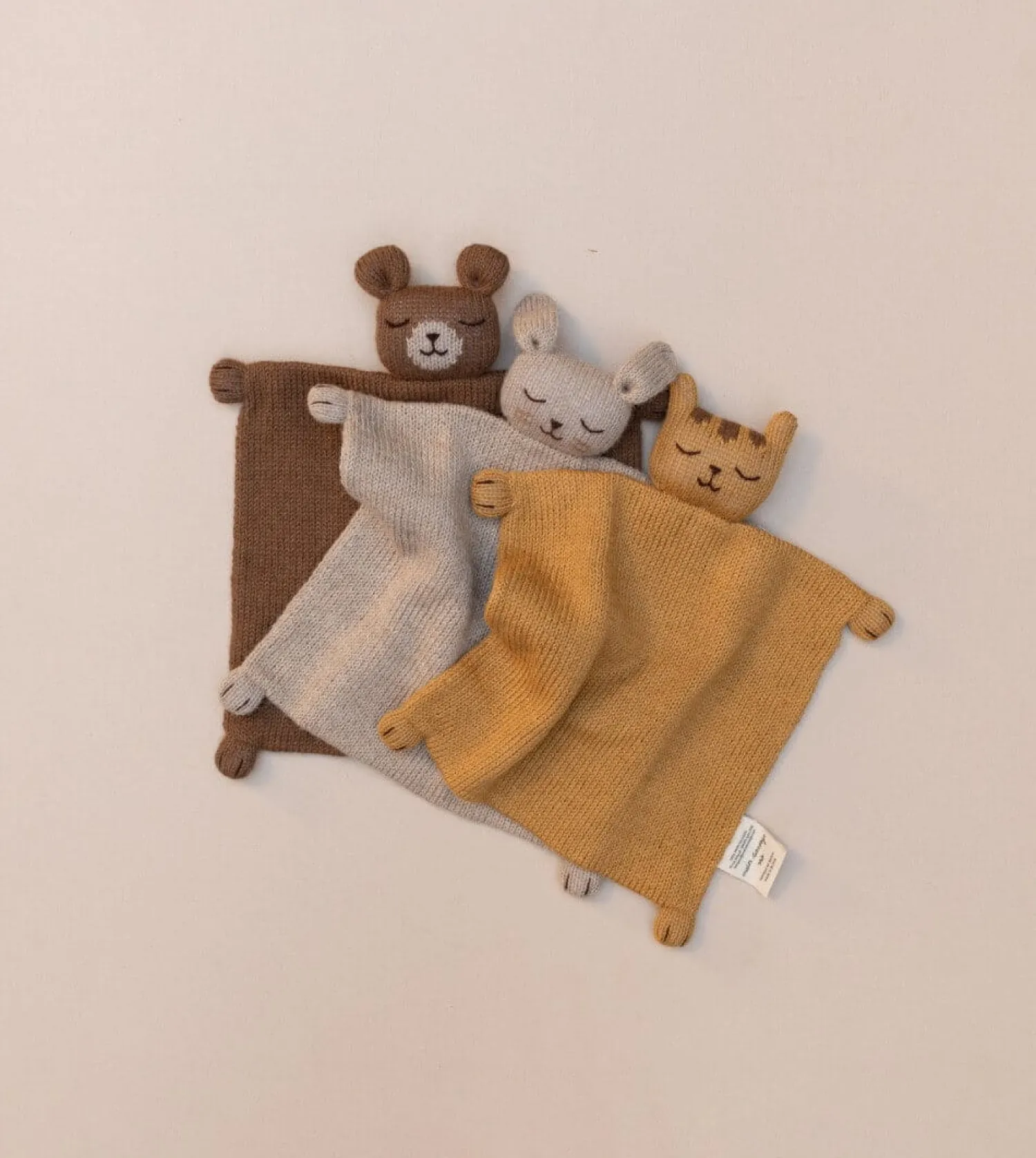 Main Sauvage Przytulaczek z wełny aplaki - teddy nut