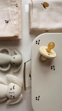 Konges slojd Przytulanka sensoryczna Mini Króliczek - off white
