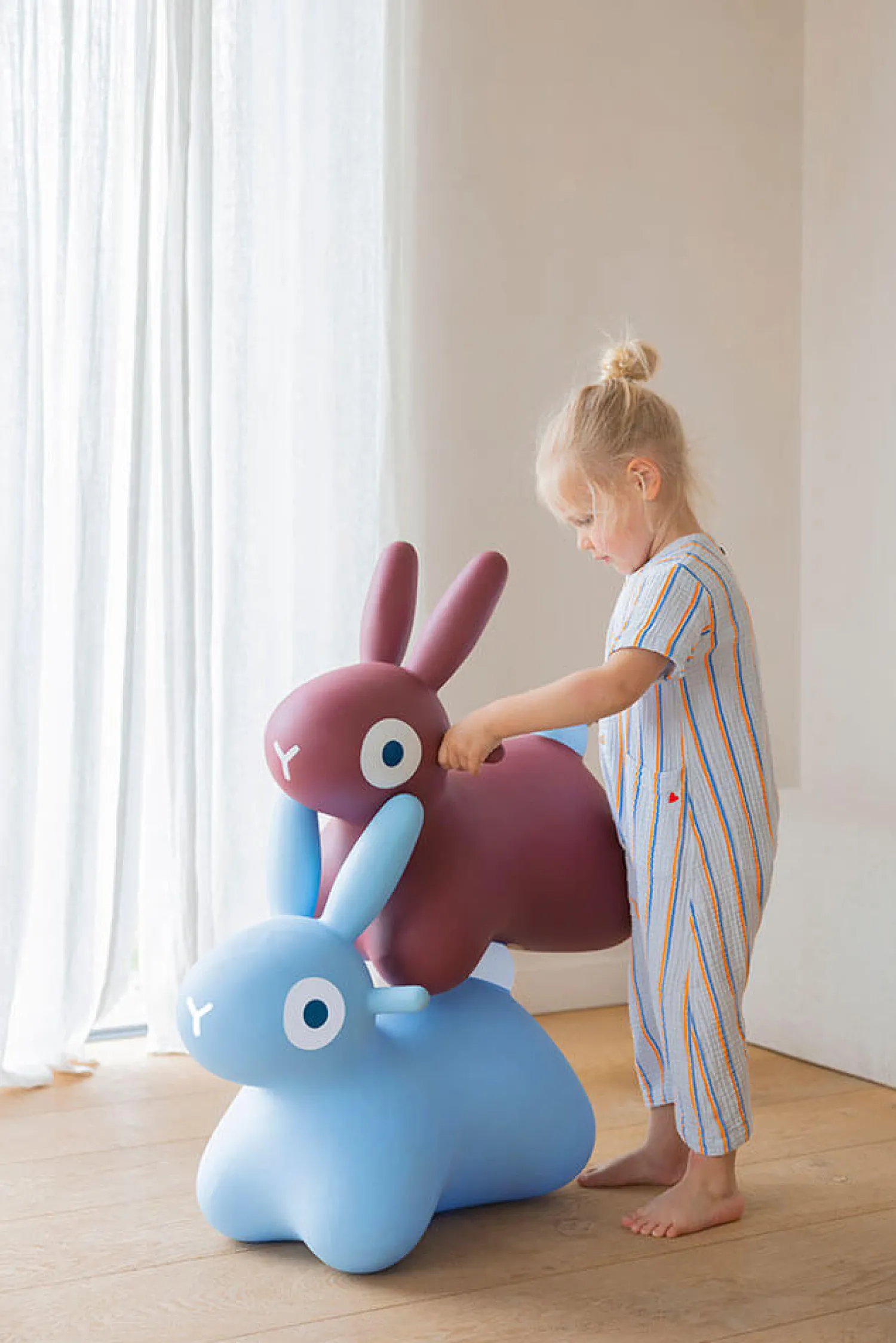 QUUT Skoczek Hoppi Bunny - Blue