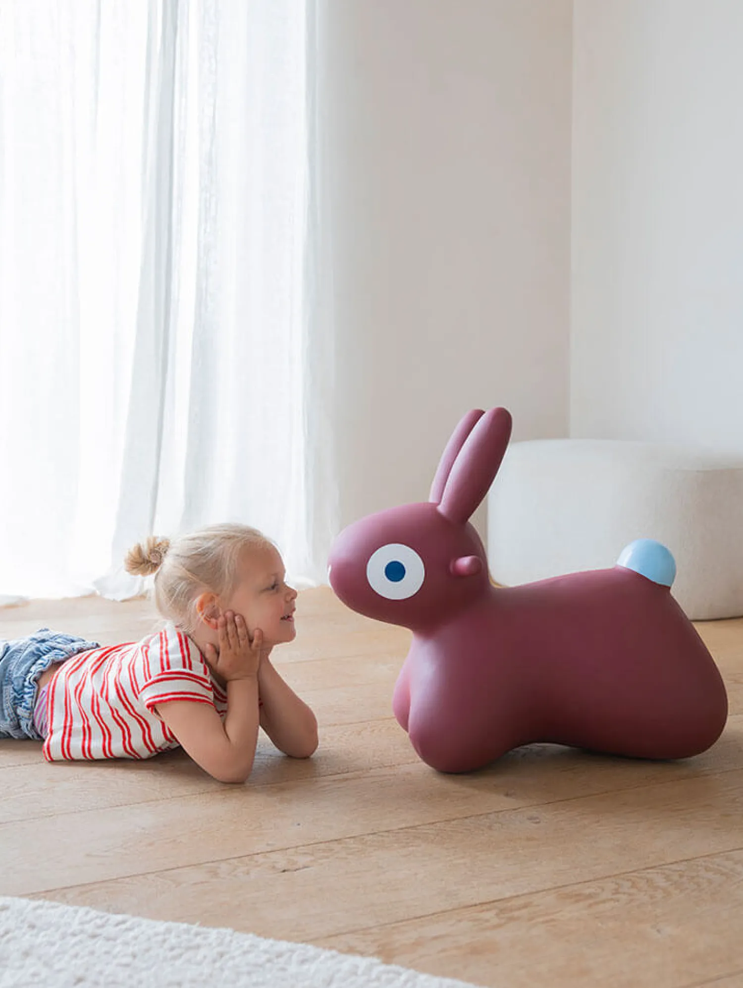 QUUT Skoczek Hoppi Bunny - Burgundy