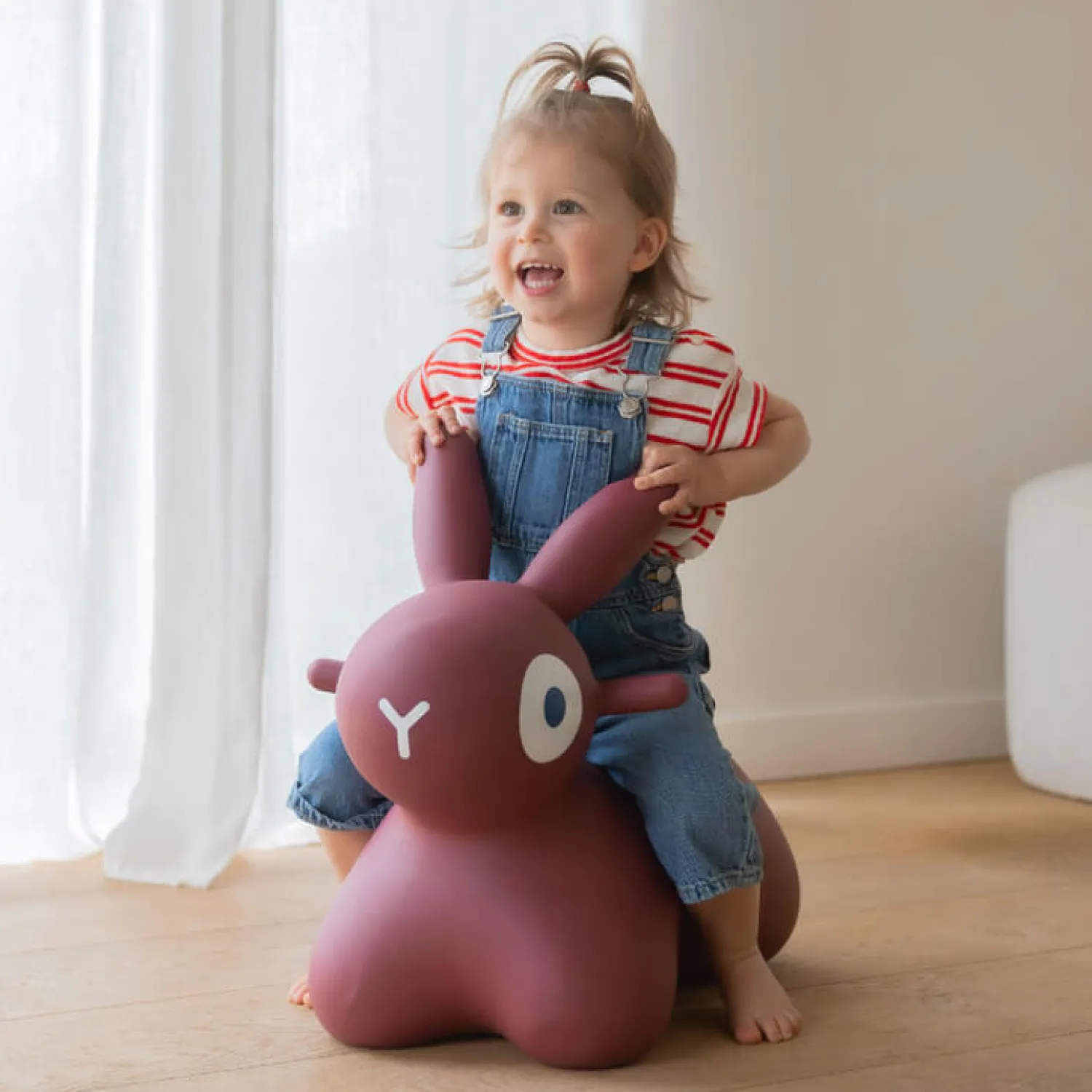 QUUT Skoczek Hoppi Bunny - Burgundy
