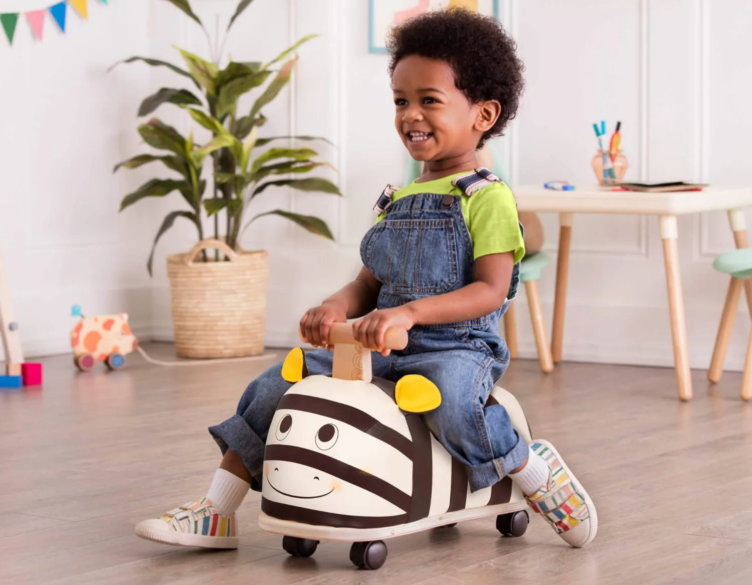 B.Toys Zippity Zebra - jeździk ZEBRA
